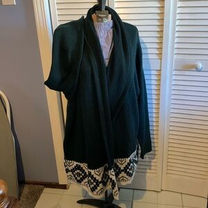 Old Navy - Green Sweater with bottom border